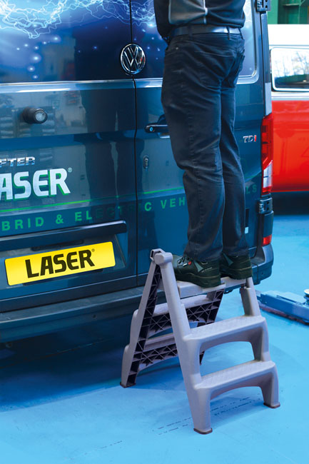 Laser Tools 8875 Insulating Folding 3-Step Ladder