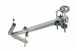 Secure support for the engine or gearbox when working on a vehicle hoist