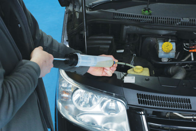 Laser Tools 5698 Multi-Purpose Oil Transfer Syringe 200cc