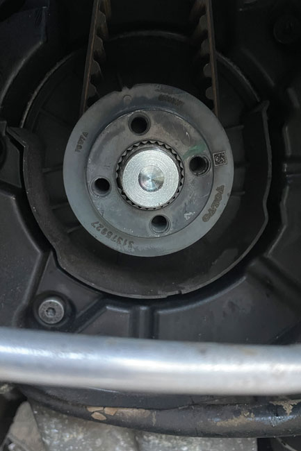 Laser Tools 8410 Crankshaft Cambelt Pulley Puller - for Volvo Petrol & 2.0 Diesel