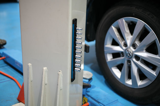 Laser Tools 9235 LocSoc Rail - 1/4"D Magnetic