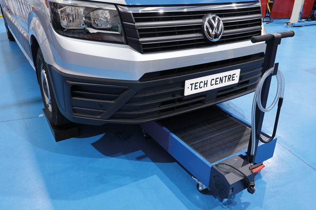 Laser Tools 9253 Low Level Oil Drainer with Electric Pump Out 76L