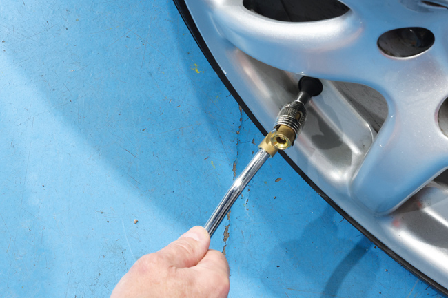 Laser Tools 9368 Twin Head Lock-On Tyre Valve Connector